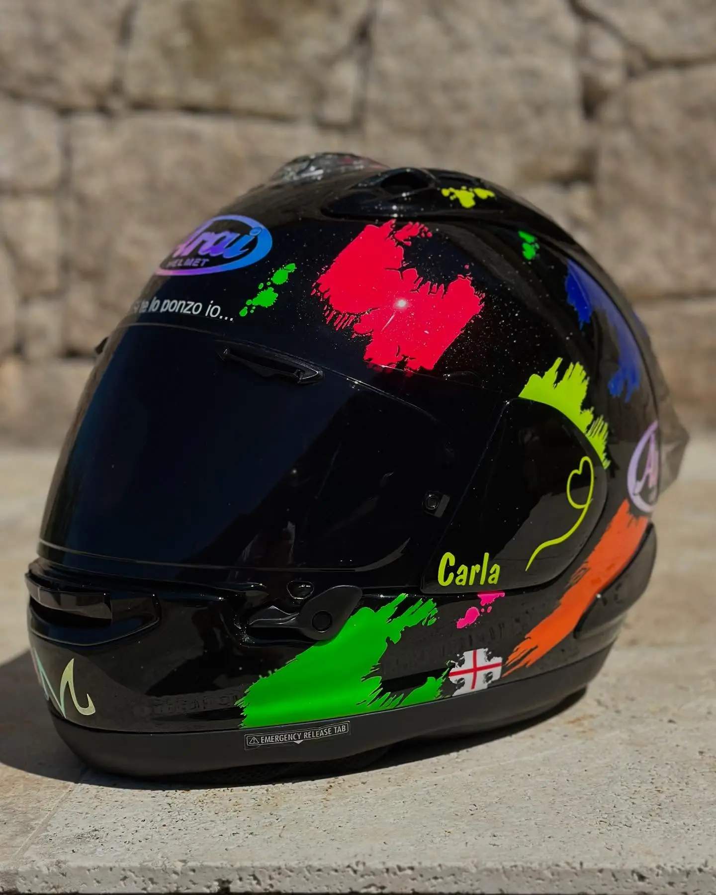 Vue de trois quarts arrière du casque Arai Color Splash