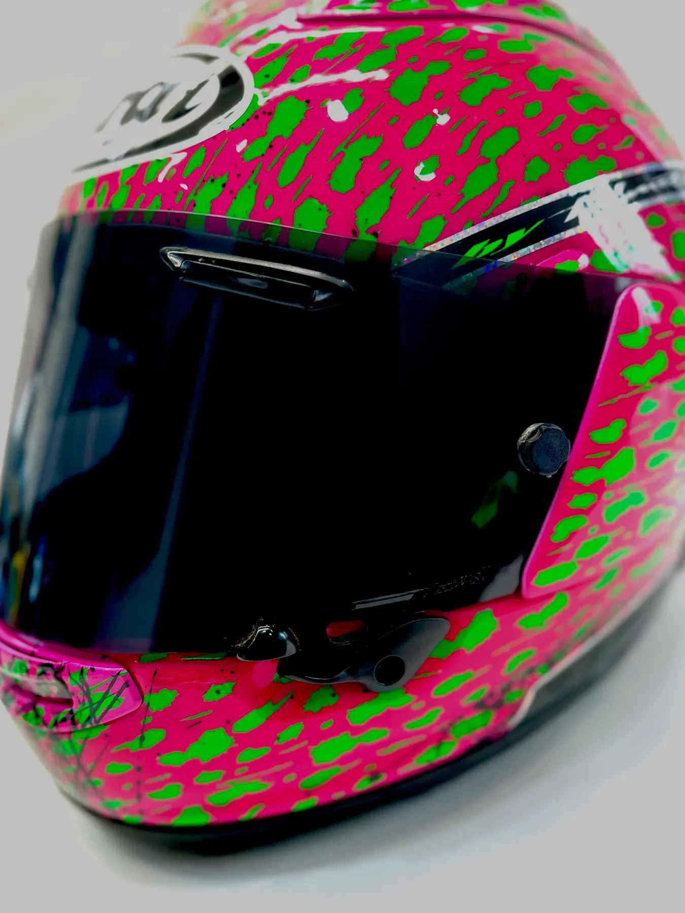 Seconde vue de trois quarts du casque Lucas Mahias