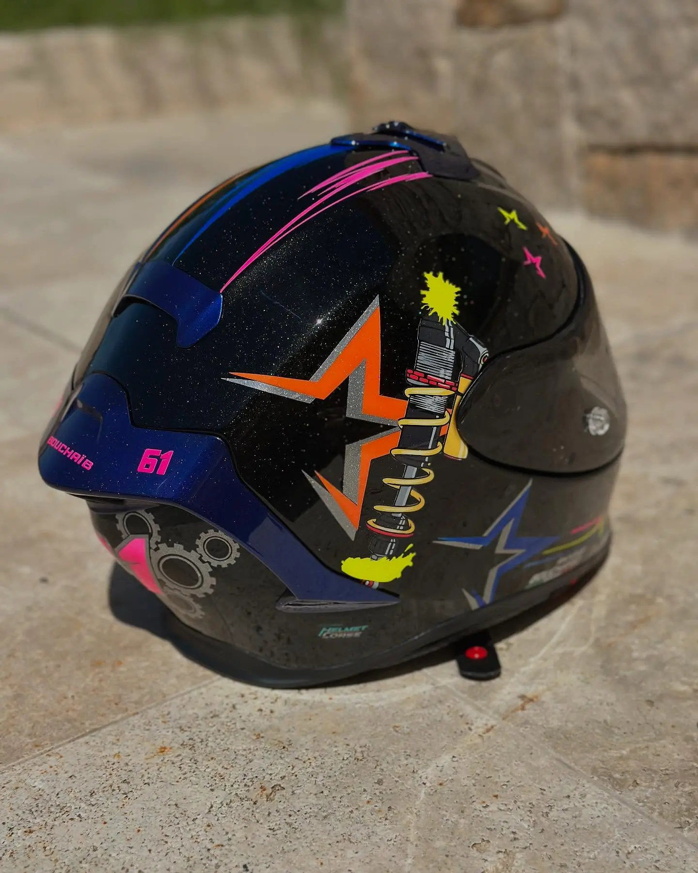 Vue de trois quarts arrière du casque Scorpion Splash Stellar